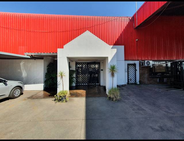 2,100M² WAREHOUSE TO LET IN CITY DEEP